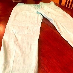 Authentic 130% Lino salad color capri pants , bought in Milan, sissy 46. Must!
